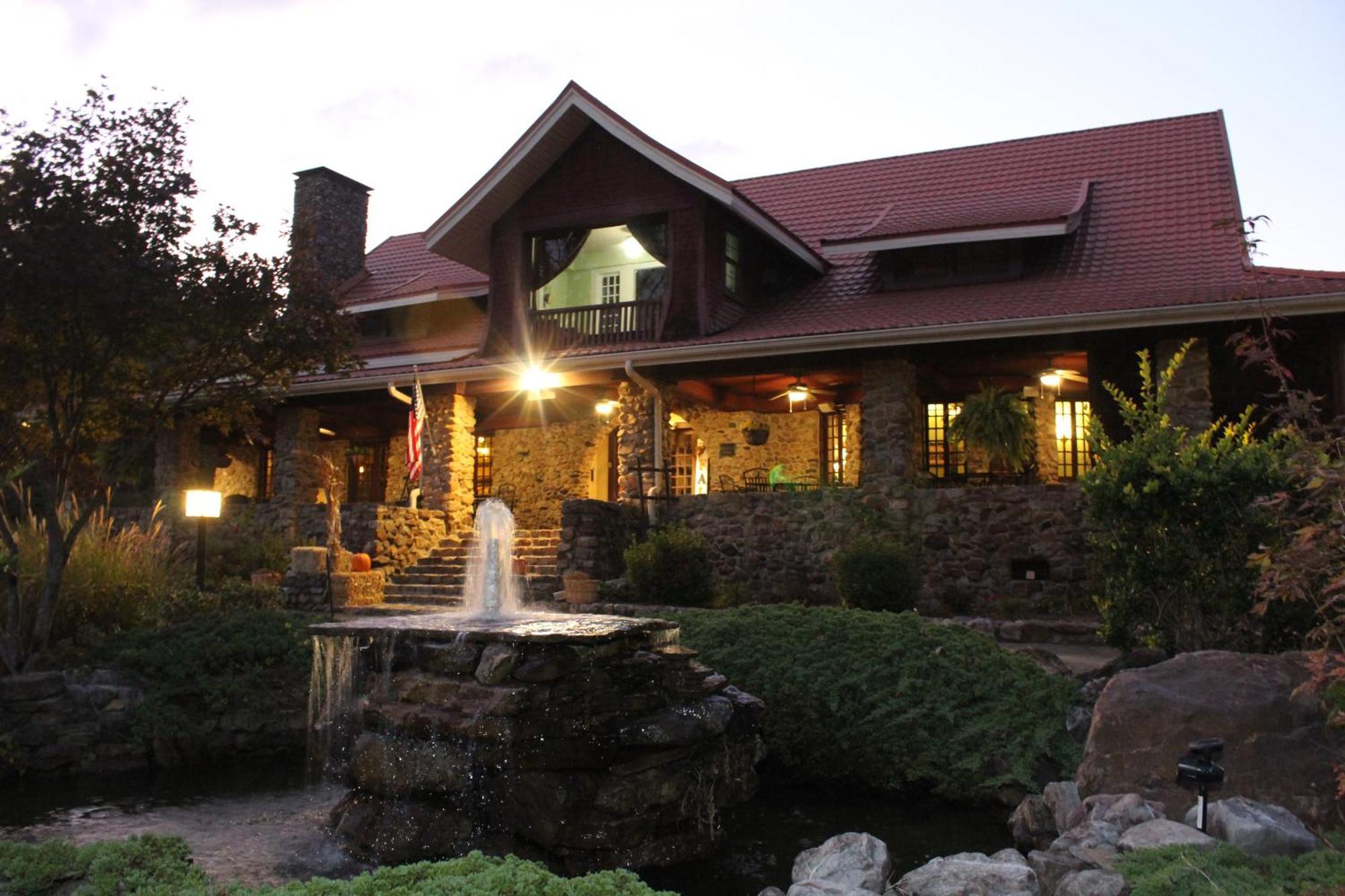 Hilltop Manor B&B Hot Springs Exterior photo